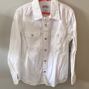 Old Navy shirt for boy size Medium